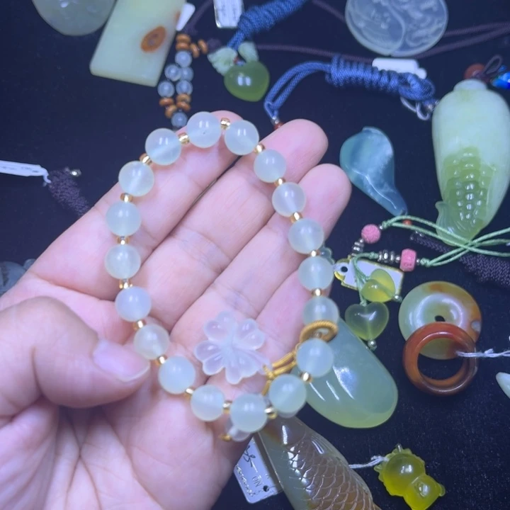 未镶嵌蛇纹石玉手链