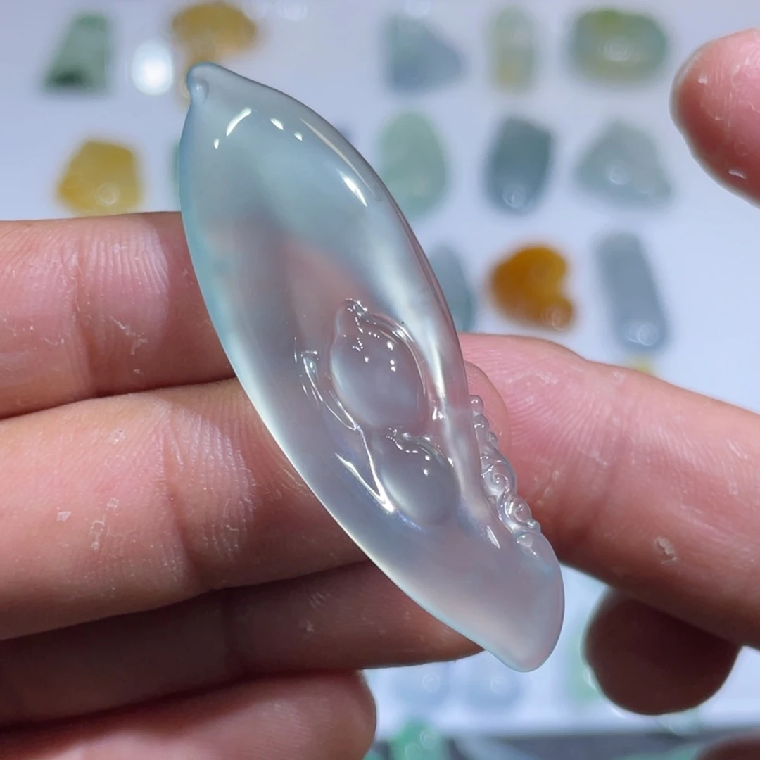 颈饰未镶嵌翡翠随形