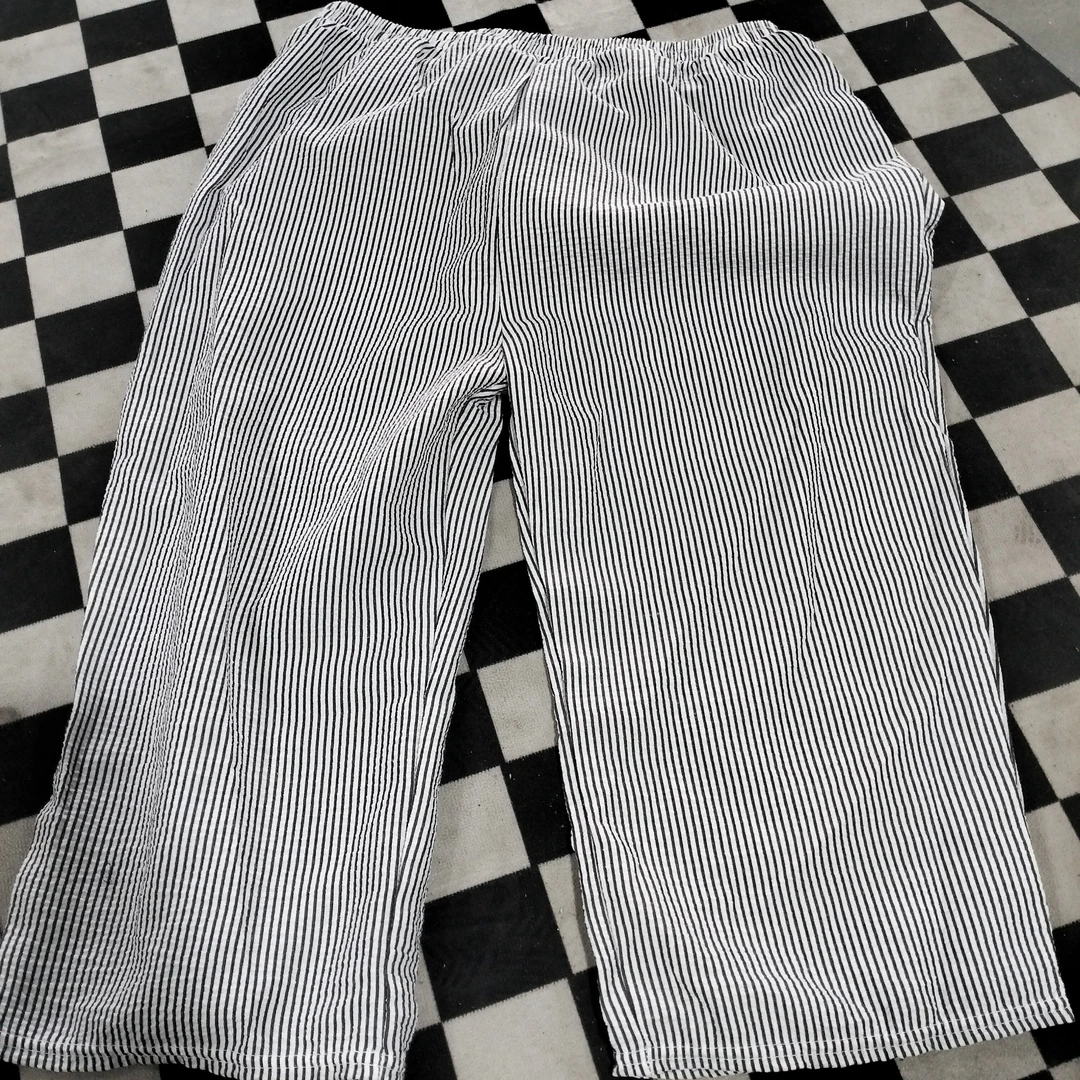 百货 1472 黑白条纹7分裤（120斤）