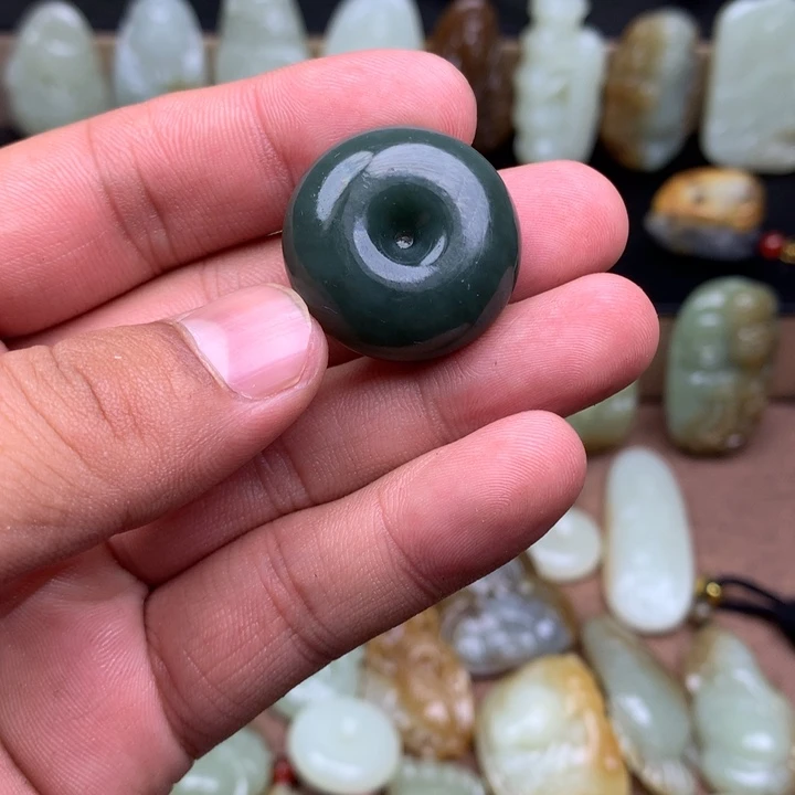 和田玉（糖玉）未镶嵌颈饰