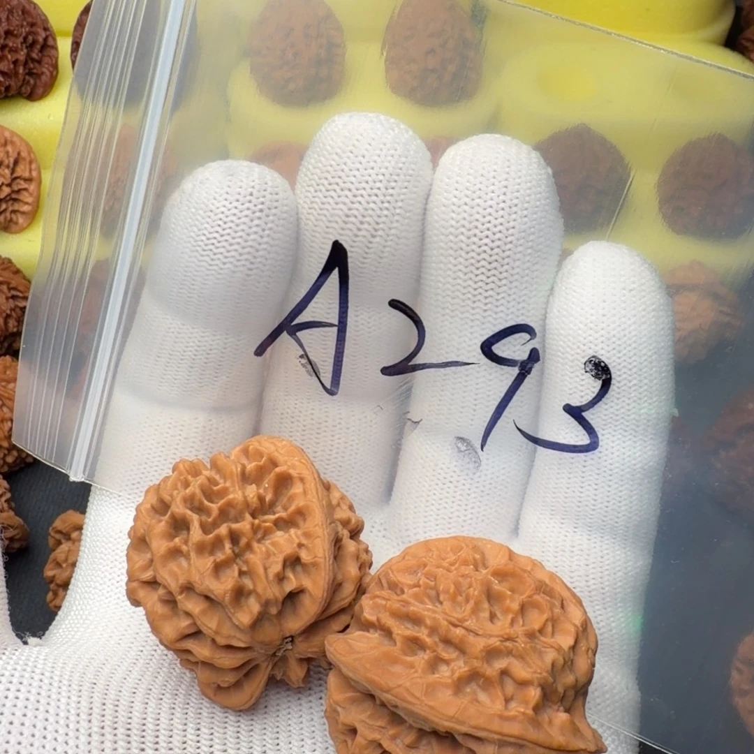 X***吖吊坠文玩核桃秦闷全品35