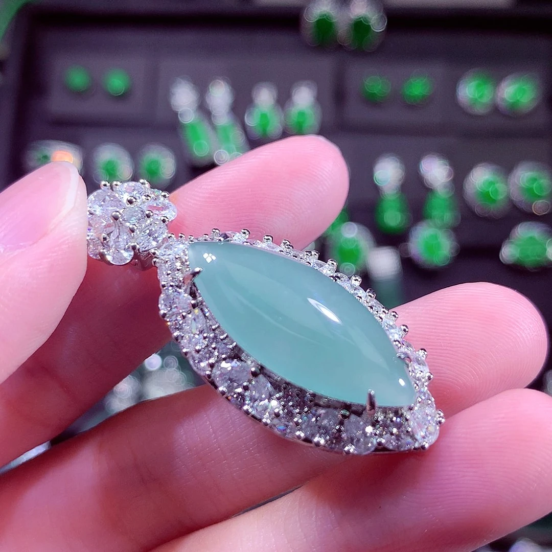 颈饰未镶嵌翡翠天然