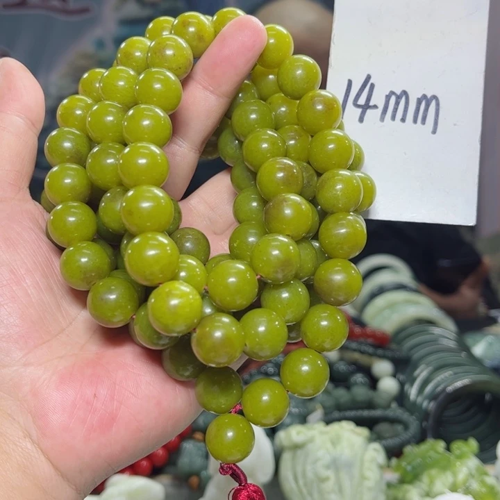 蛇纹石玉颈饰多样性发货未镶嵌