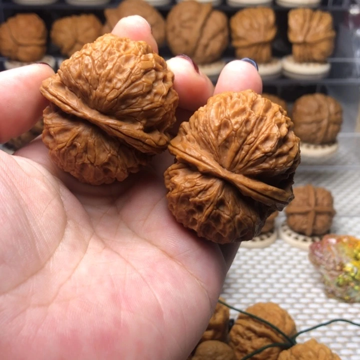 把件文玩核桃33浪蝶纹狮子头45尺