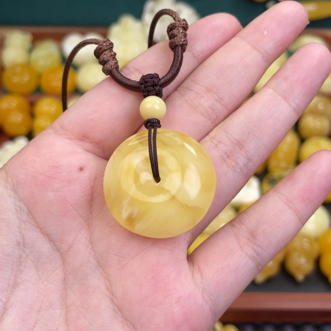 未镶嵌吊坠(赠链)蜜蜡
