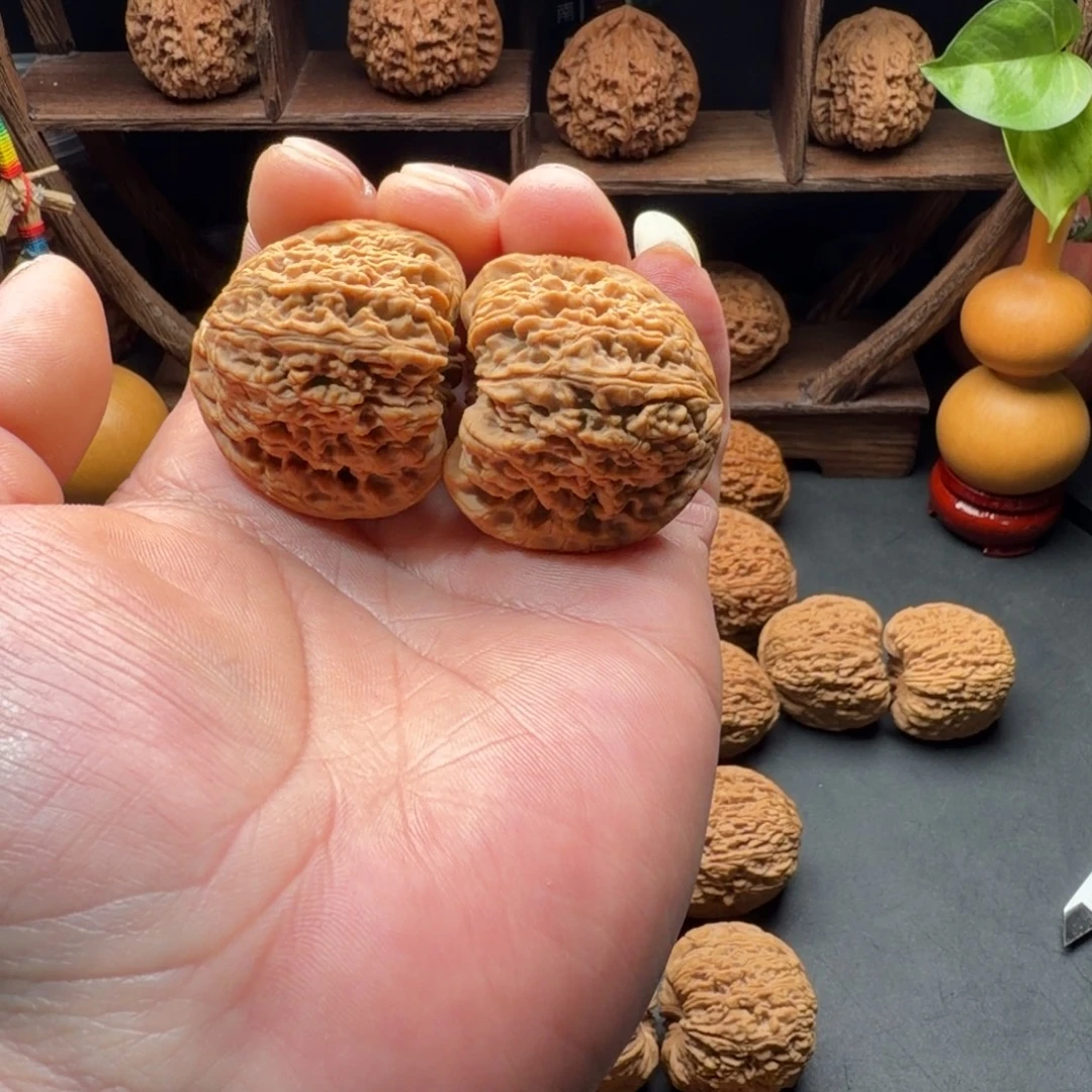 文玩核桃把件南疆石团子凹底拉丝尺寸40