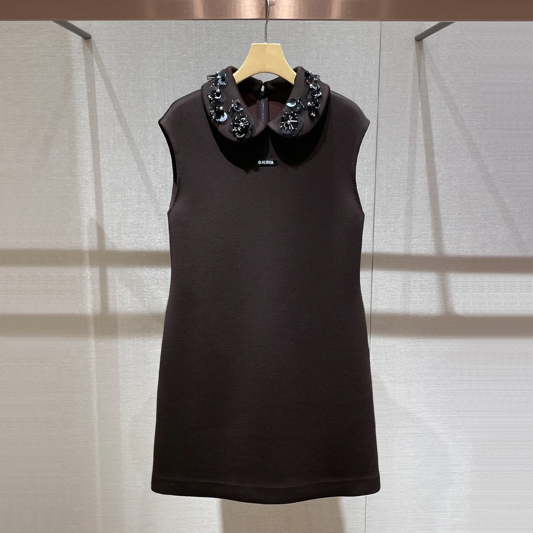 气质千金背心裙2025冬季新款miu系重工珠片花朵领显瘦无袖连衣裙