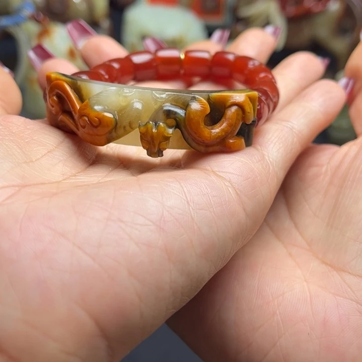 时***翼和田玉未镶嵌挂件