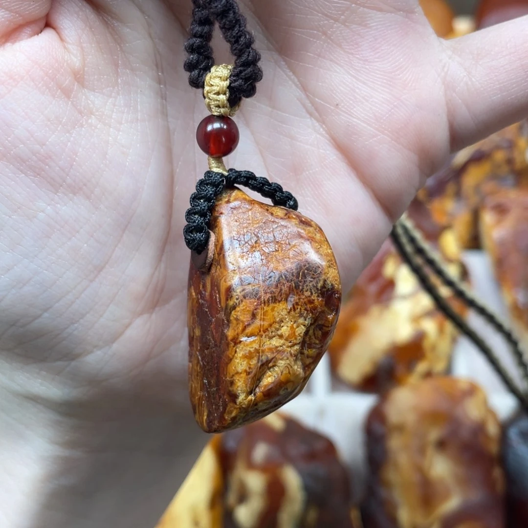 琥珀珠宝奇石未镶嵌