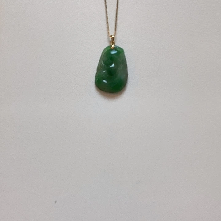 翡翠18K金镶嵌颈饰简单