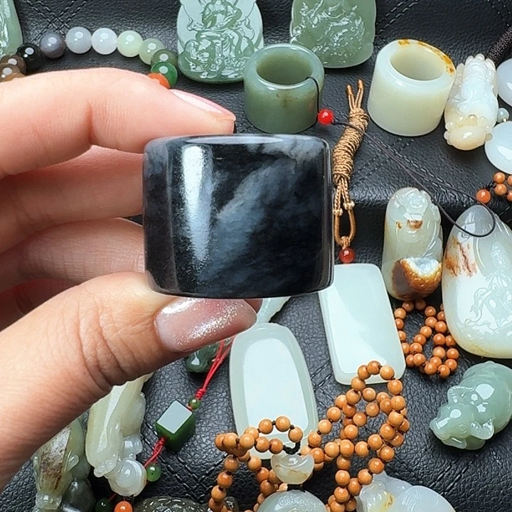 和田玉吊坠(不含链)未镶嵌血*侠