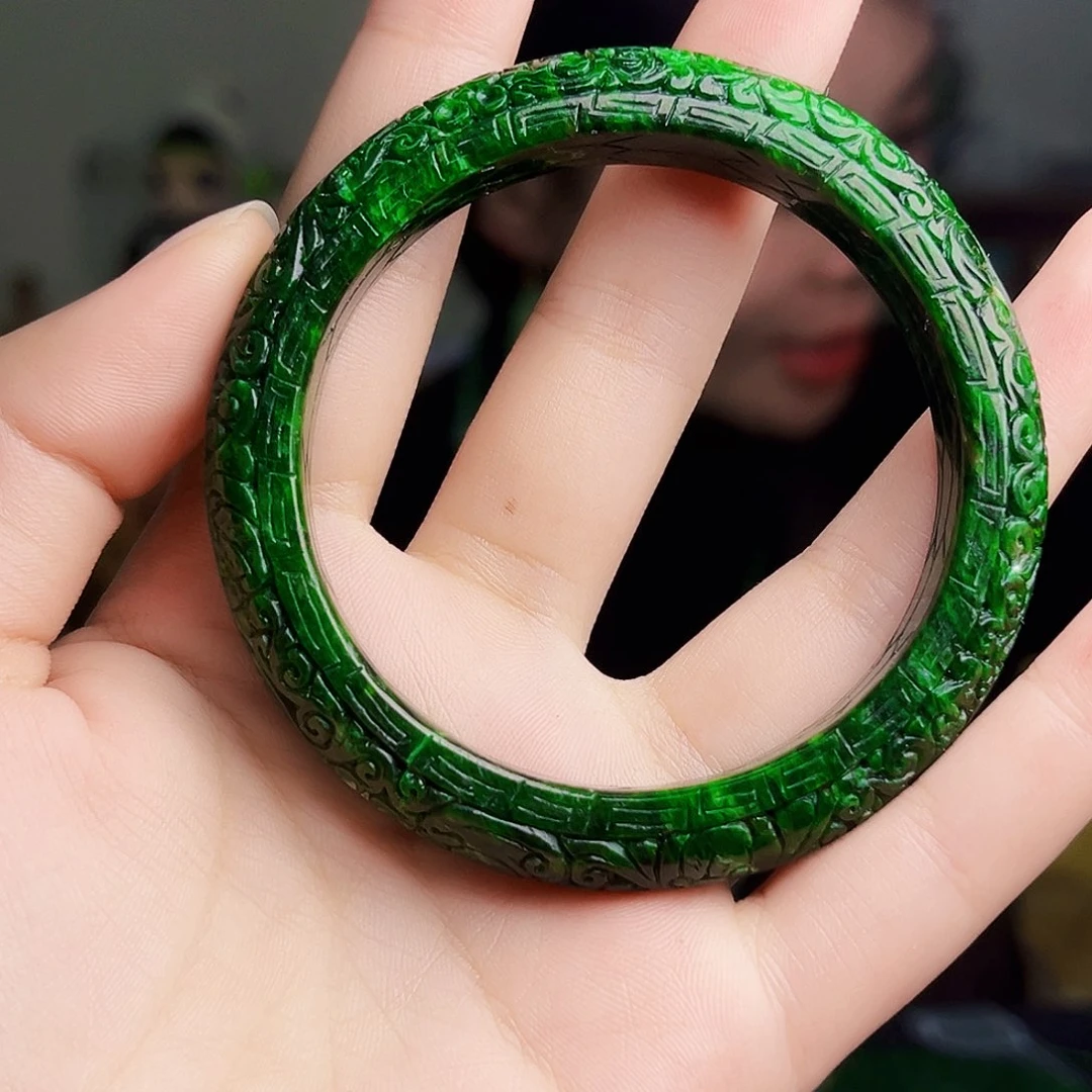 未镶嵌手镯翡翠多样性
