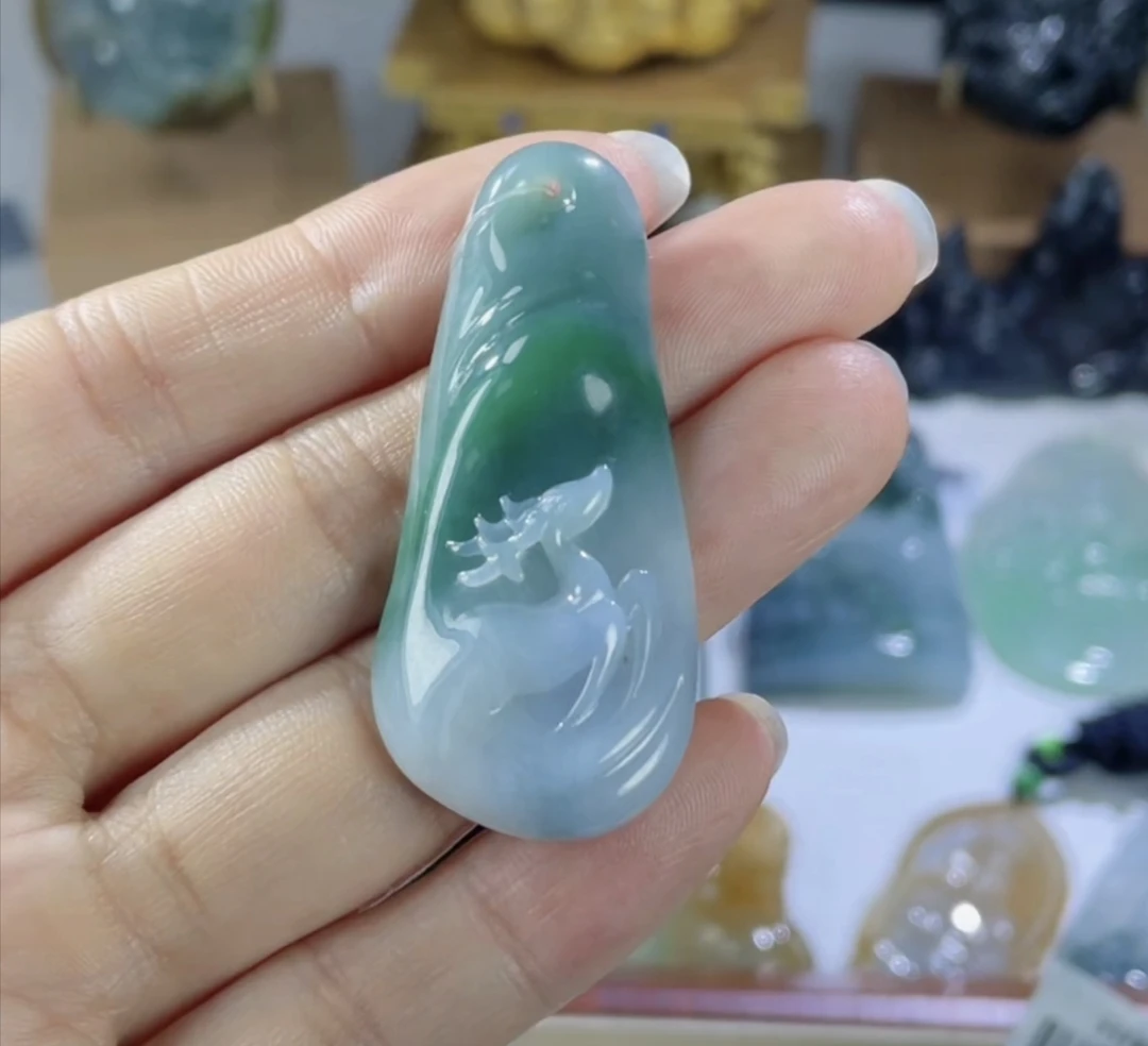 天然a货翡翠小鹿吊坠
