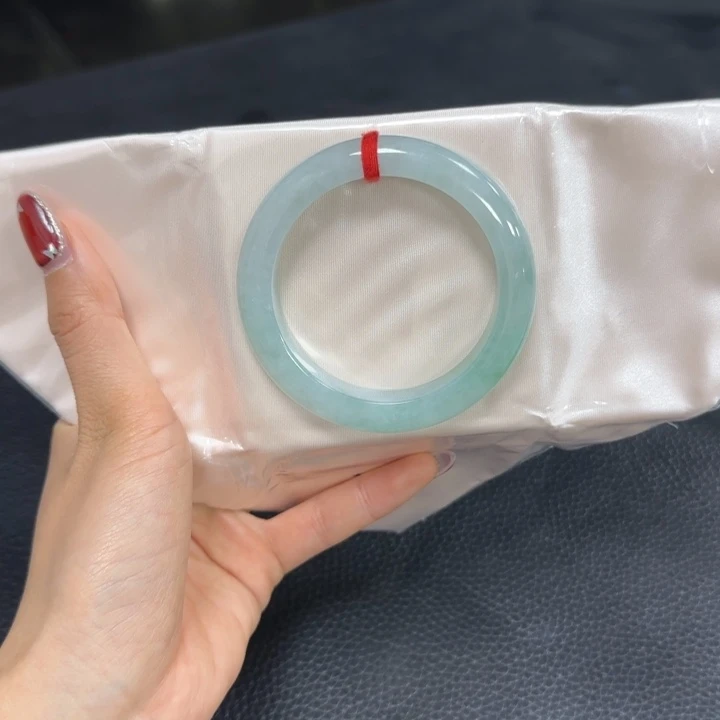 翡翠未镶嵌手镯翡翠手镯