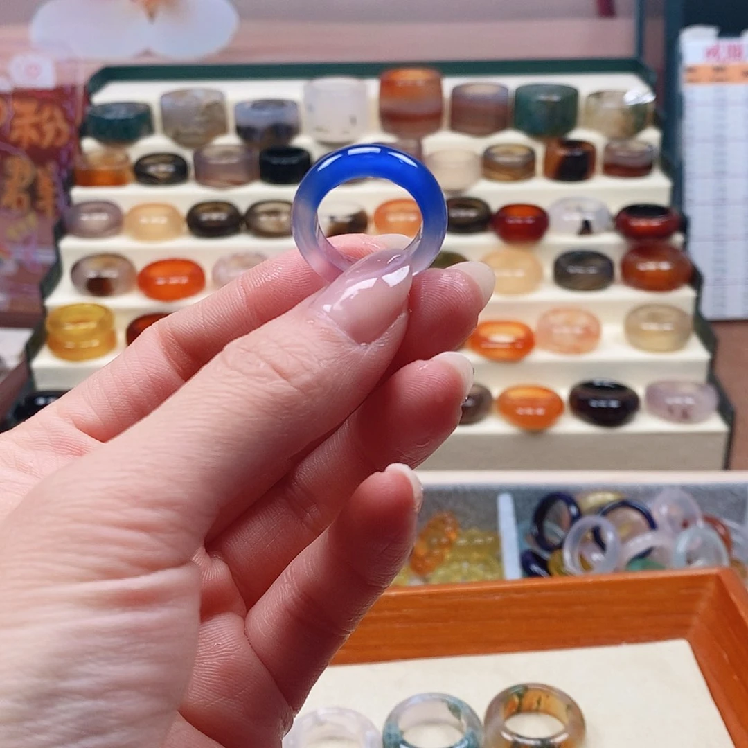 玛瑙/玉髓戒指未镶嵌柒****。