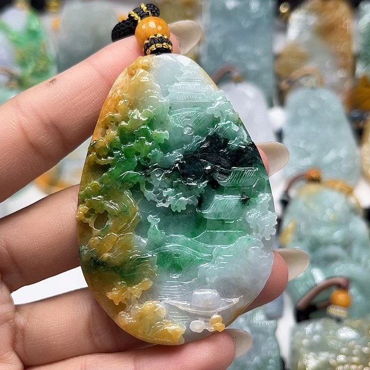 翡翠未镶嵌颈饰山水牌