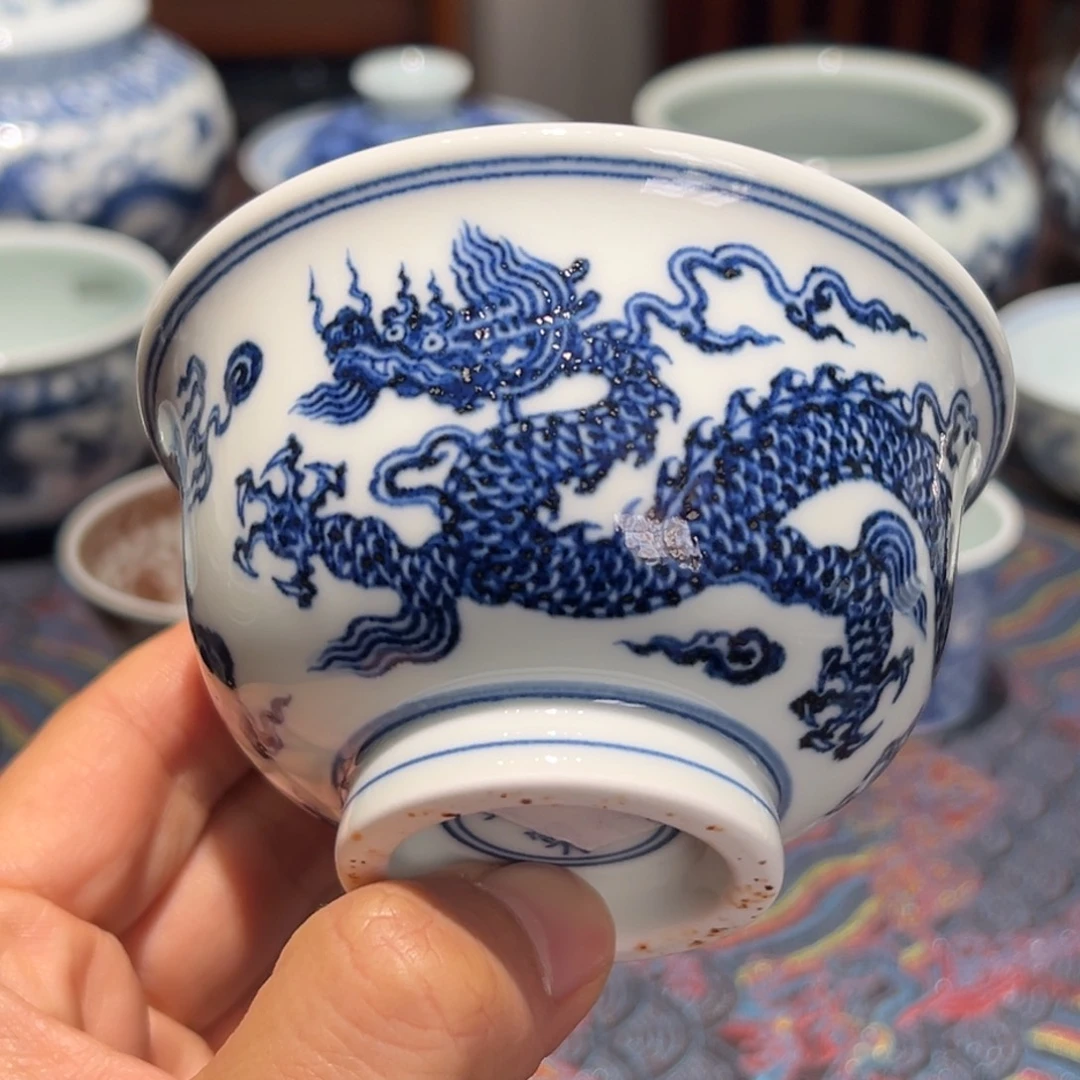 陶精品青花明龙纹压手杯口径约9.4厘米
