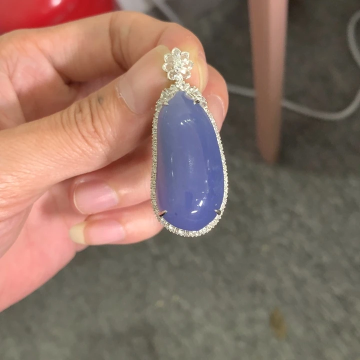 翡翠18K金镶嵌颈饰翡翠