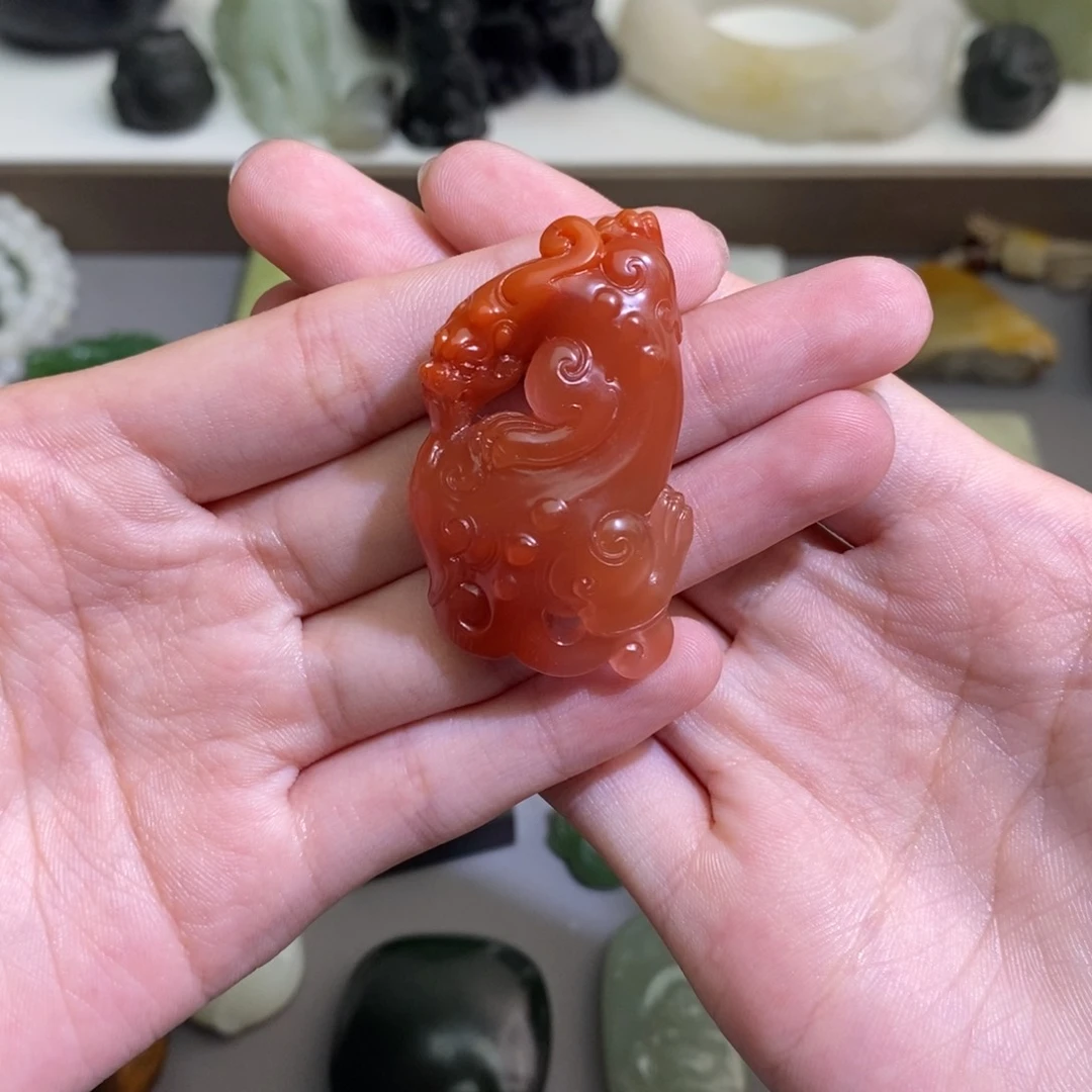 玛瑙/玉髓未镶嵌颈饰部**浮南红
