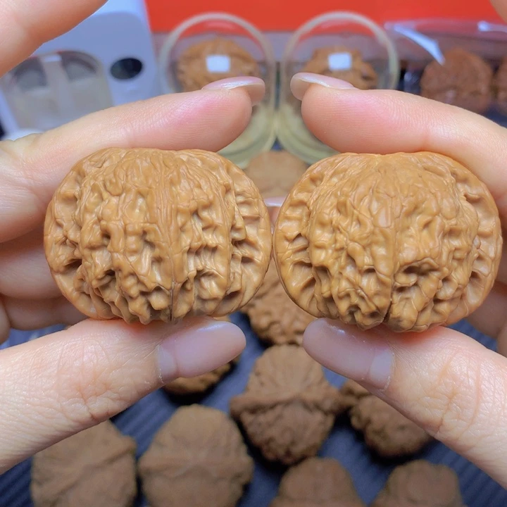 核桃把件正磨44打底