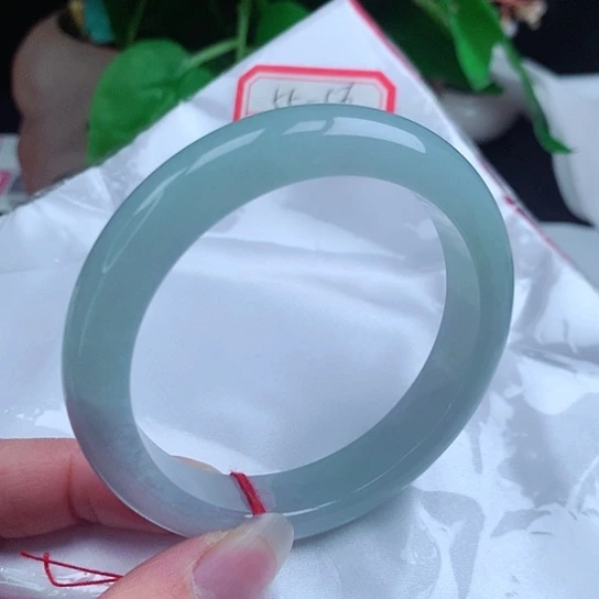 翡翠手镯未镶嵌       正圈55-56 天空蓝