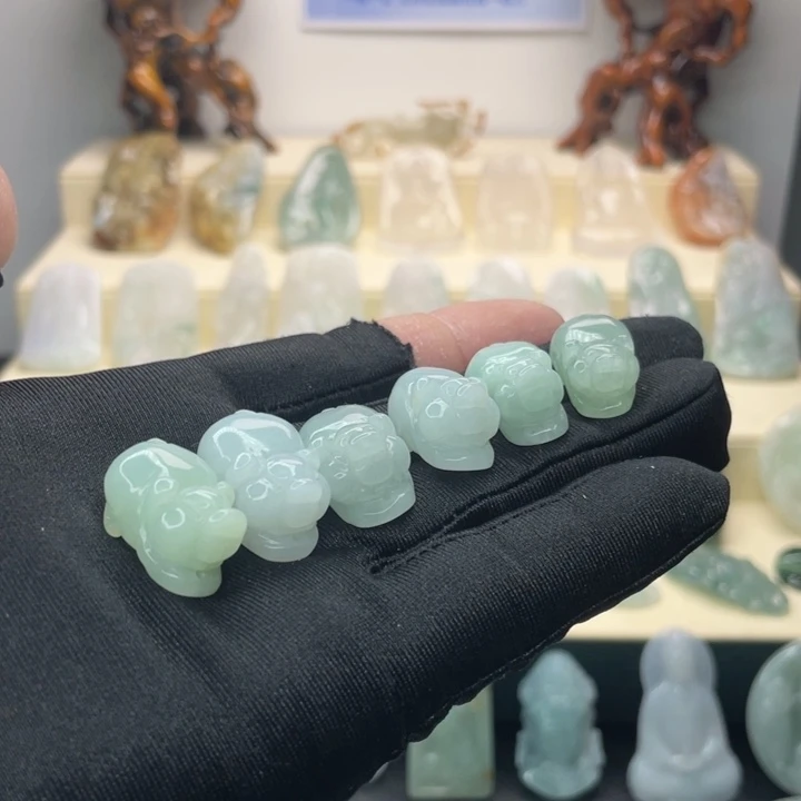 翡翠未镶嵌颈饰玉