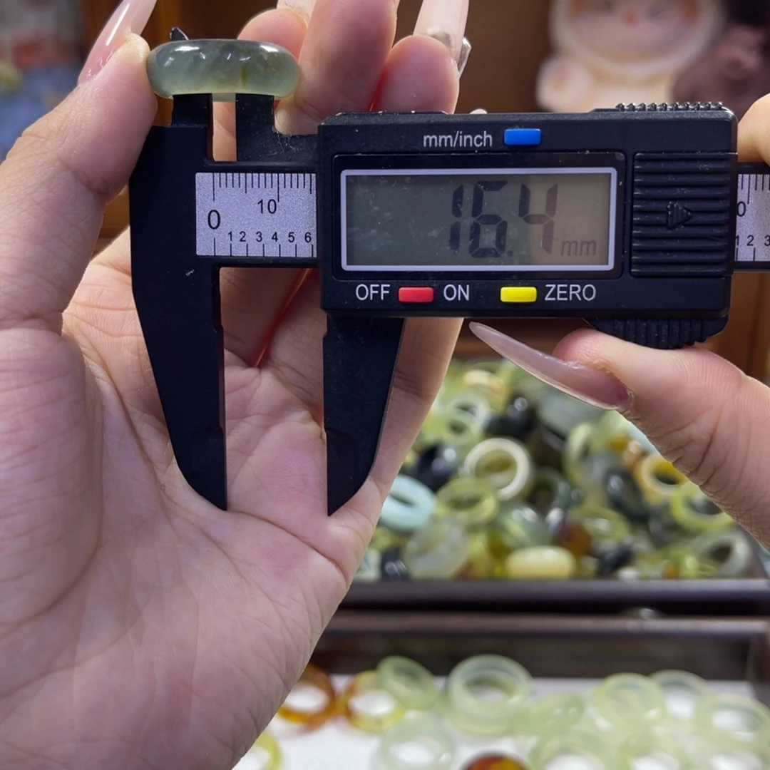 蛇纹石玉未镶嵌手镯74