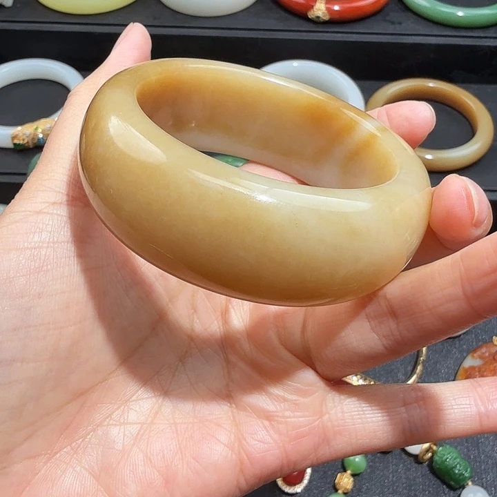 和田玉（糖玉）未镶嵌手镯新疆且末糖白