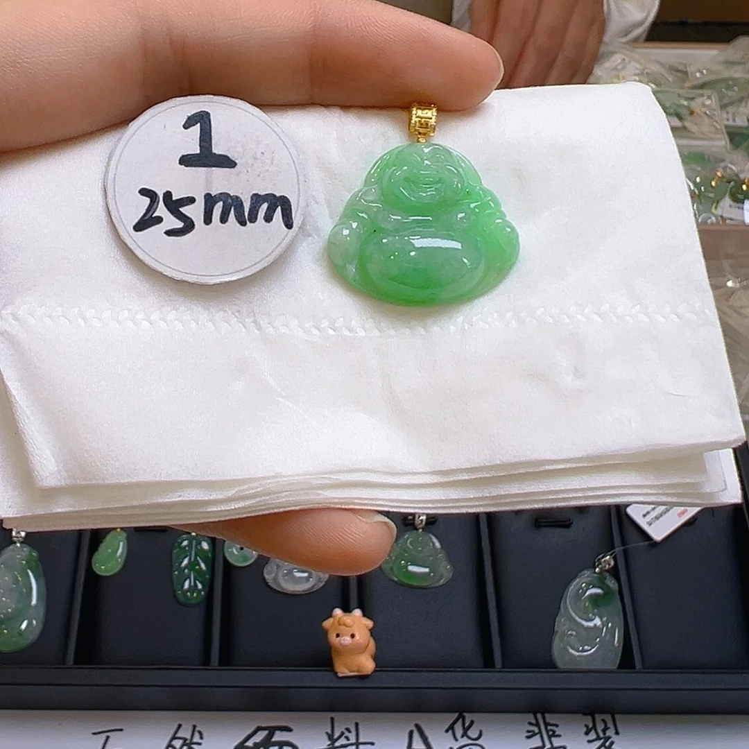 翡翠颈饰18K金镶嵌翡翠