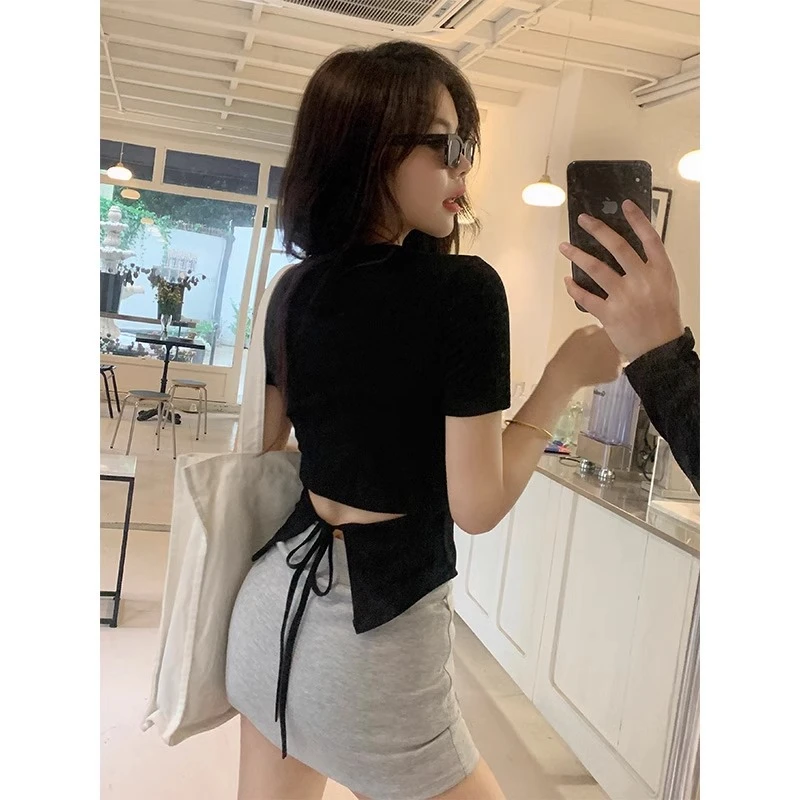 甜辣妹系带露腰不规则设计感短袖正肩修身短款纯欲恤女夏季上衣