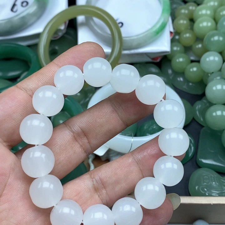颈饰未镶嵌翡翠手串