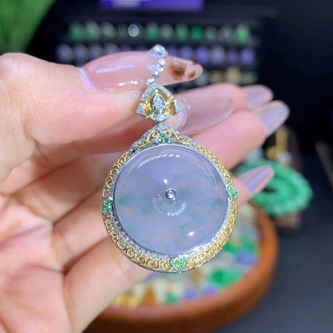 翡翠18K金镶嵌颈饰