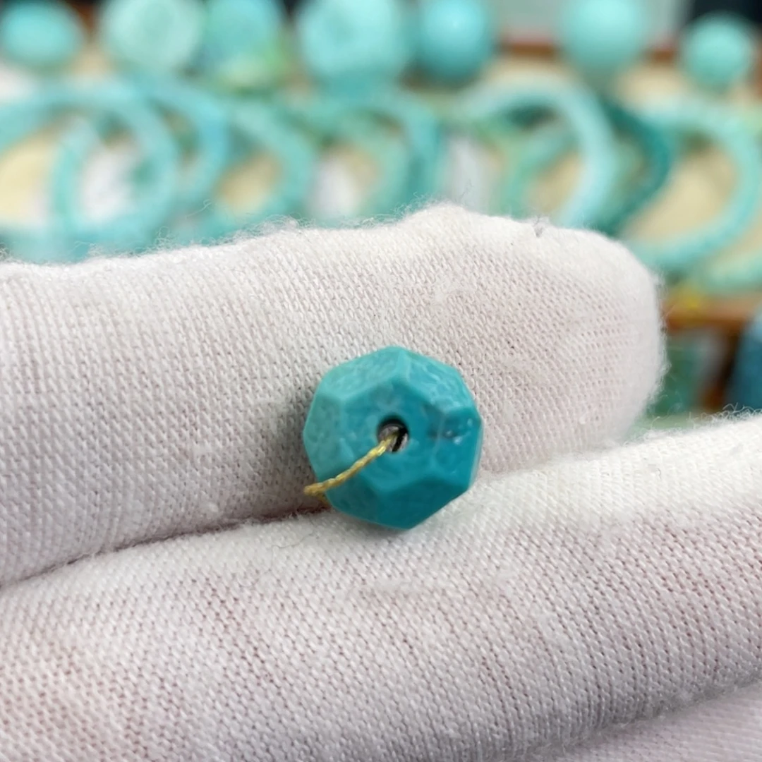 绿松石未镶嵌挂件