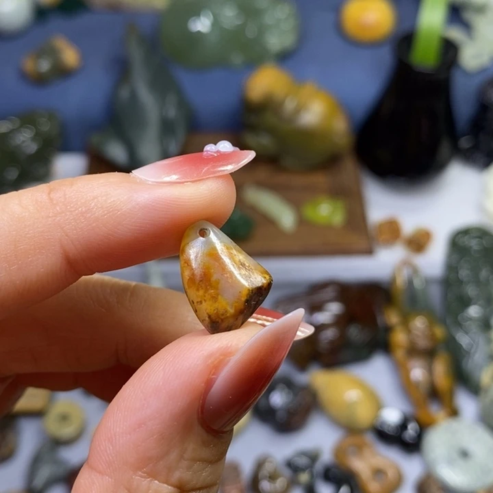 岫岩河磨玉（透闪石质玉）未镶嵌挂件