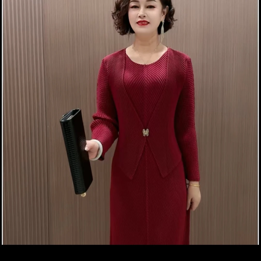 秋季静版大码V领三宅褶皱连衣裙垂感好显瘦高档大气中老年女装