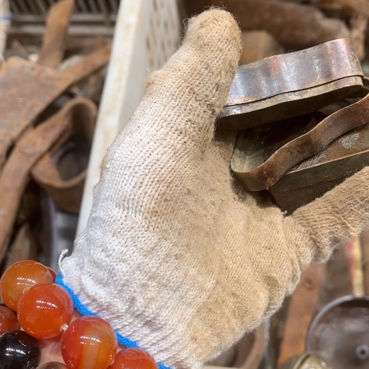 知***者一物一图，工艺品。