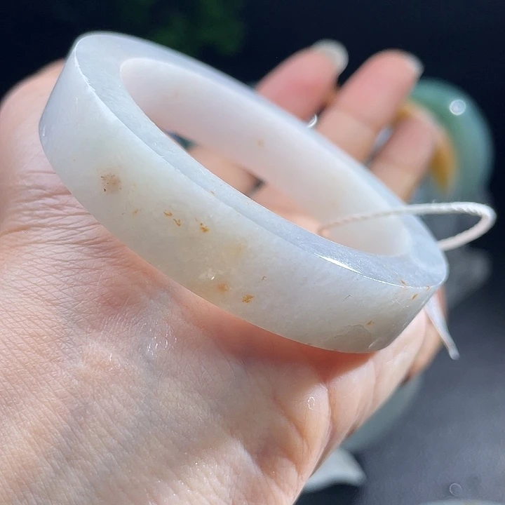 定制翡翠未镶嵌翡翠手镯