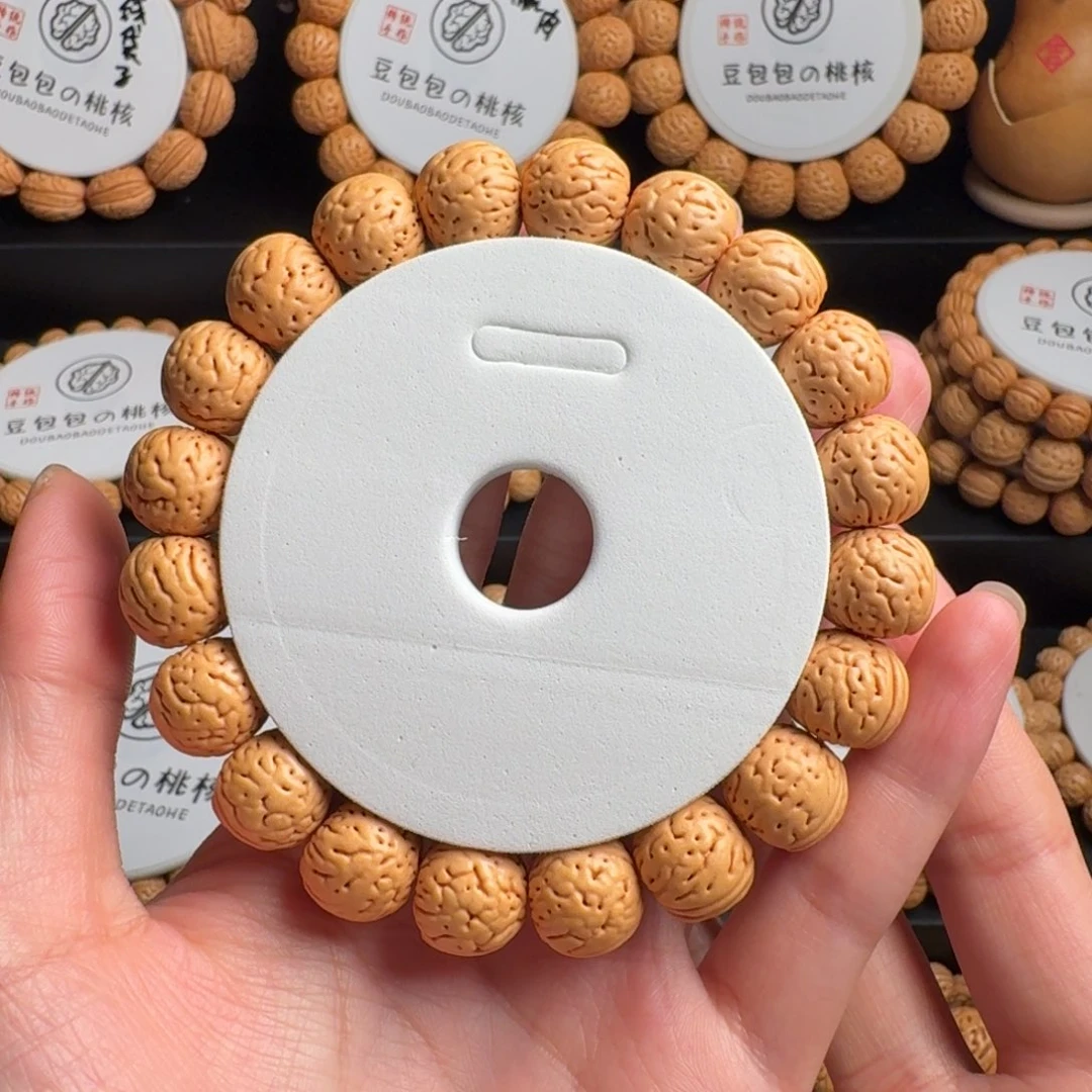 极***士桃核吊坠15左右老树金丹