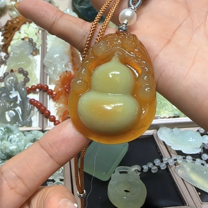 蛇纹石玉未镶嵌吊坠