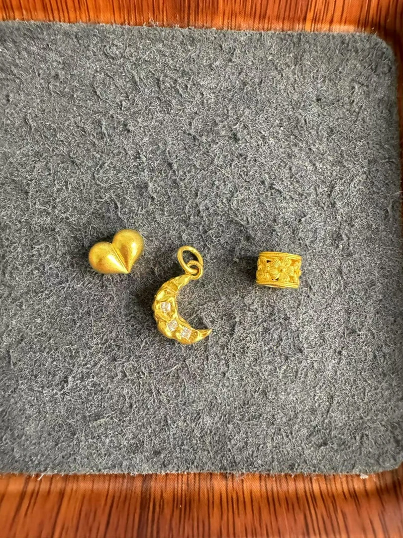 足金999 屁桃爱心月亮吊坠