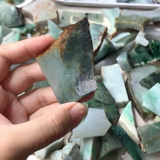 翡翠挂件未镶嵌祥*翡翠原石