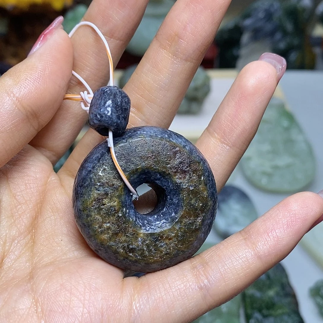 和田玉和田玉未镶嵌寿**山