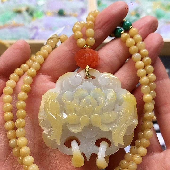 翡翠颈饰未镶嵌吊坠