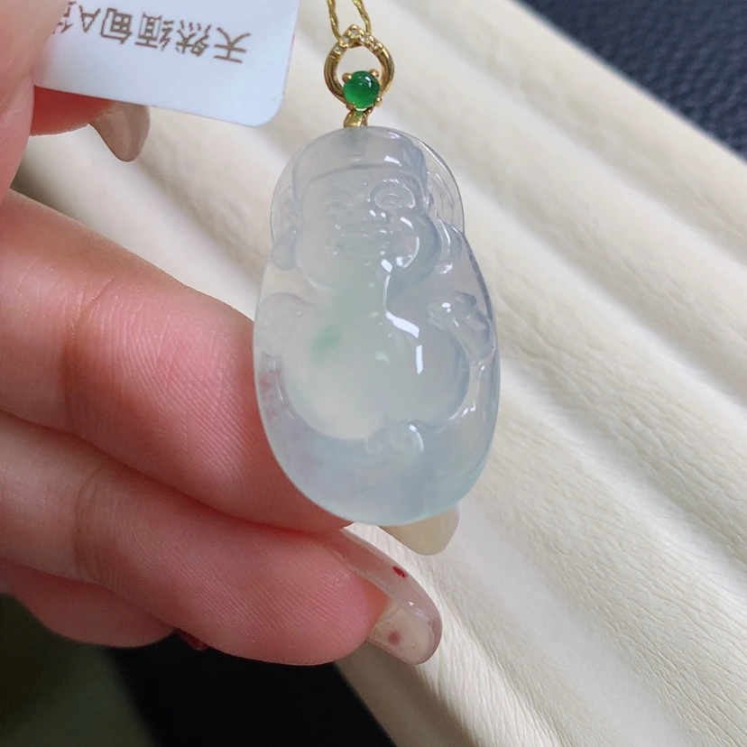 【闪购商品】翡翠18K金镶嵌颈饰财神