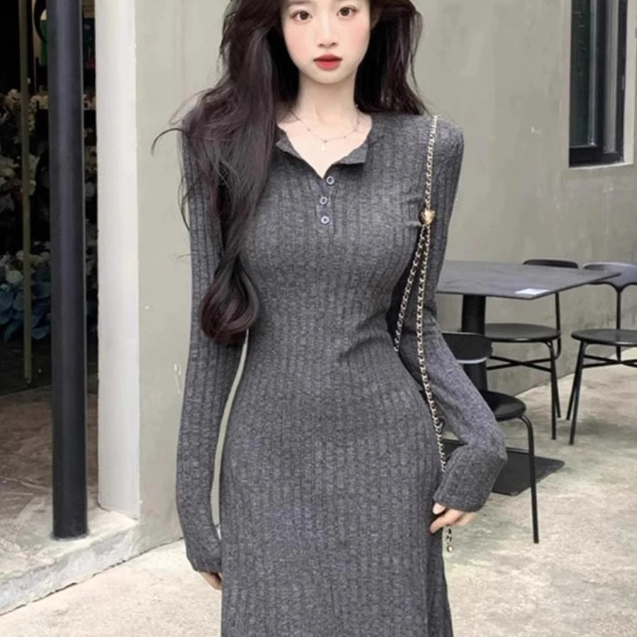 法式长袖针织连衣裙女2025早秋新款气质收腰显瘦内搭圆领打底长裙