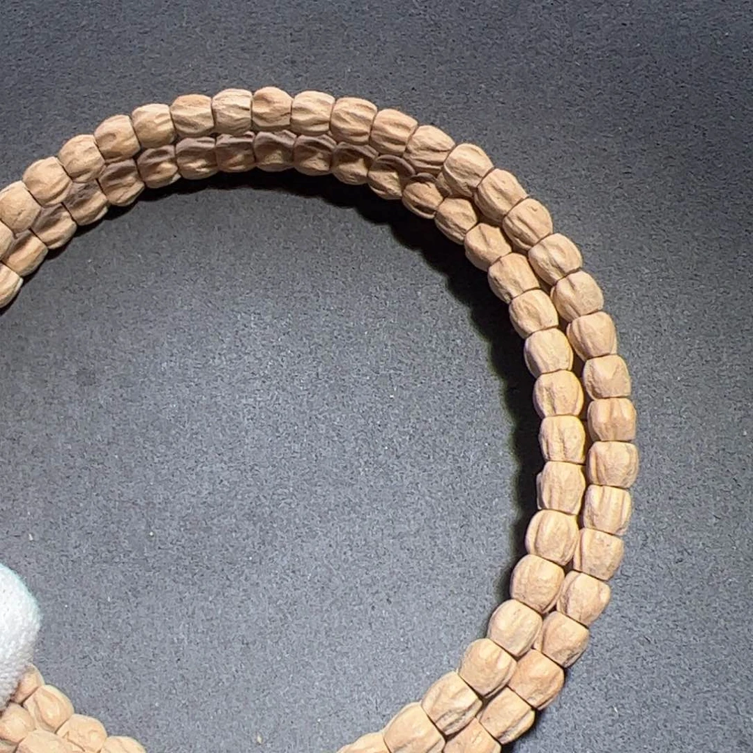 柏香籽/百香籽吊坠一**尼