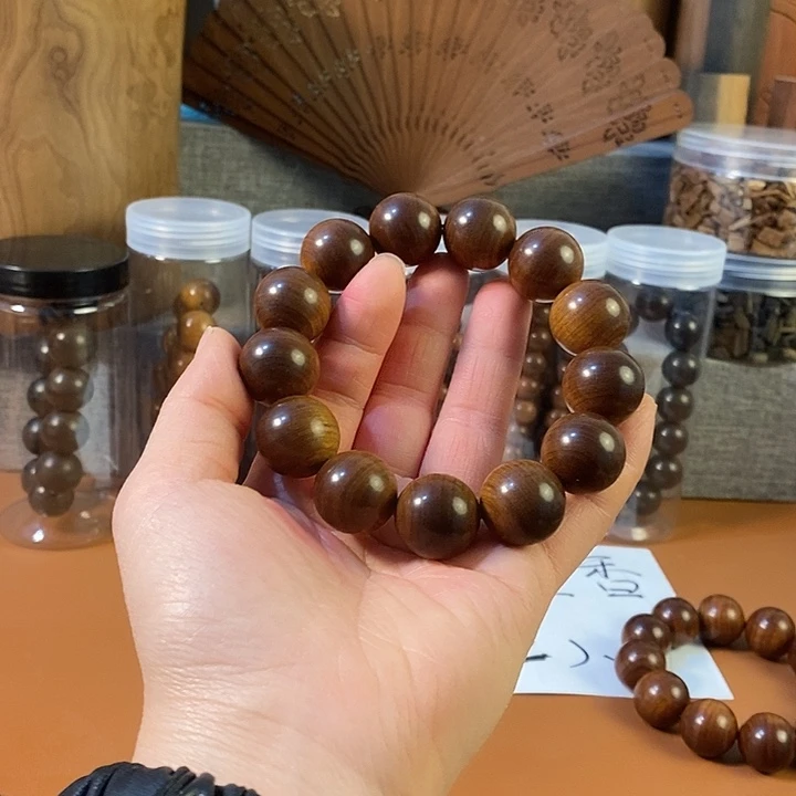 檀香木老山檀香1.8沉水