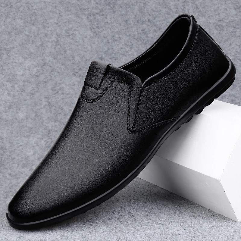 皮鞋男新款软皮软底透气百搭轻便休闲鞋男士时尚潮流轻便驾车鞋子