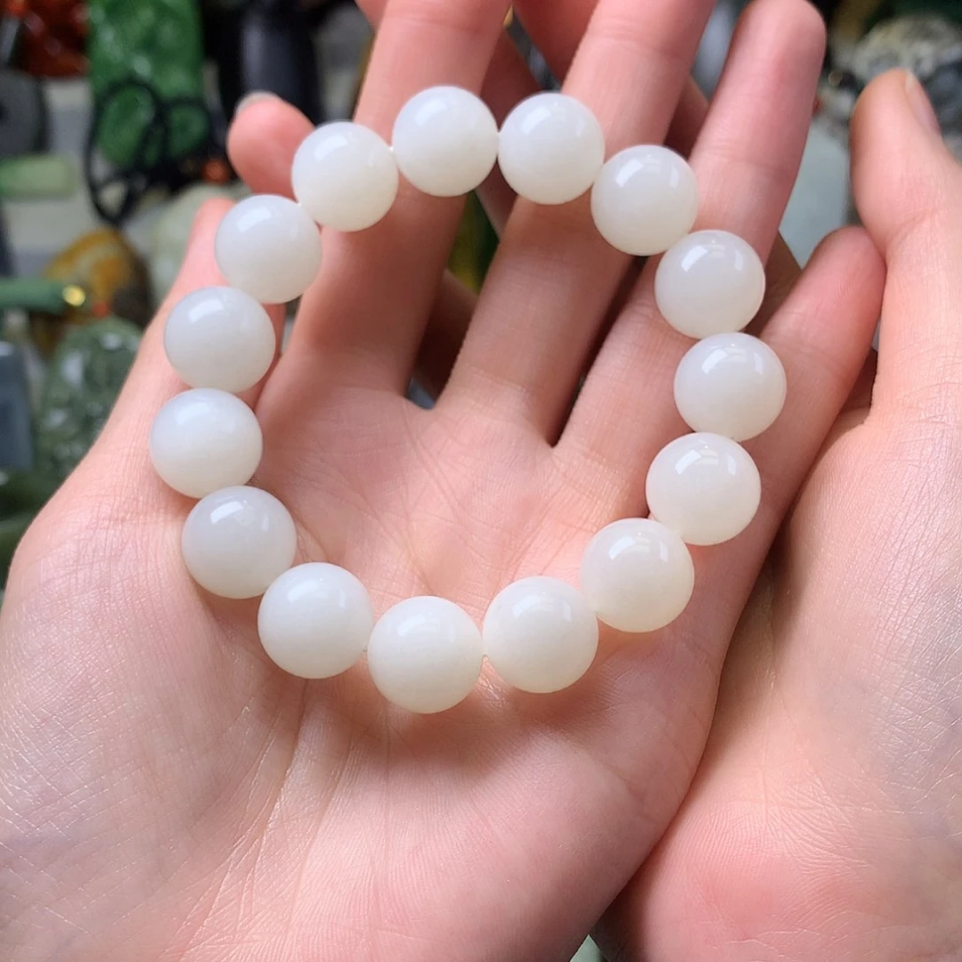 和田玉手串未镶嵌大*狼