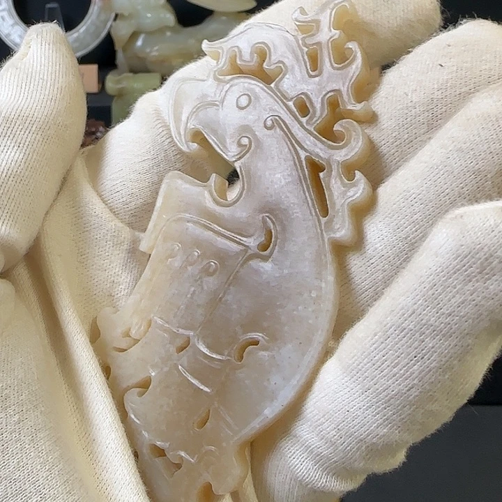 ｛***《和田玉未镶嵌挂件